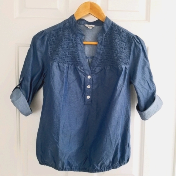 💥GUESS V-Neck Smocked Denim Effect Blouse Size Small - Picture 4 of 8